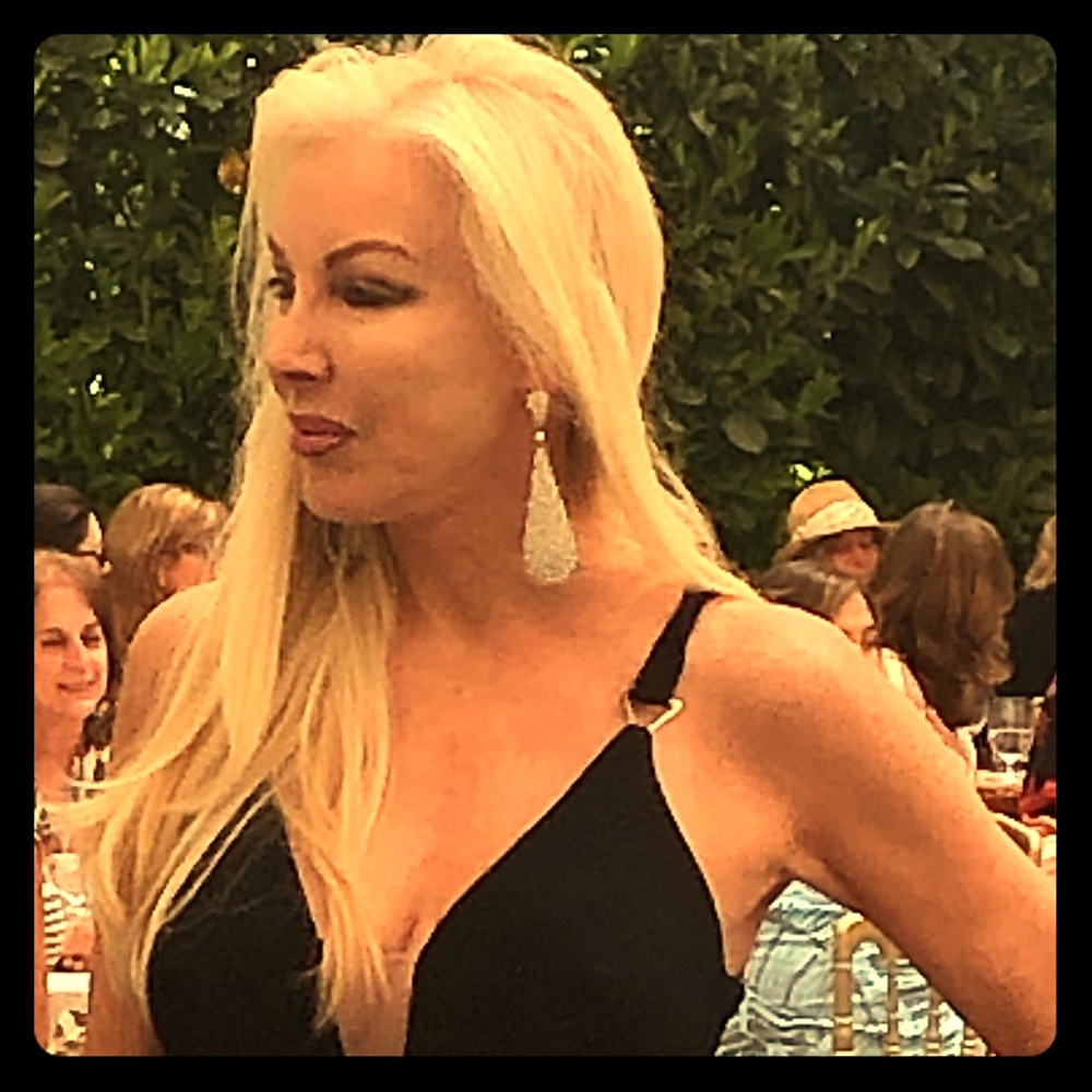 Meet your Posher, Deborah